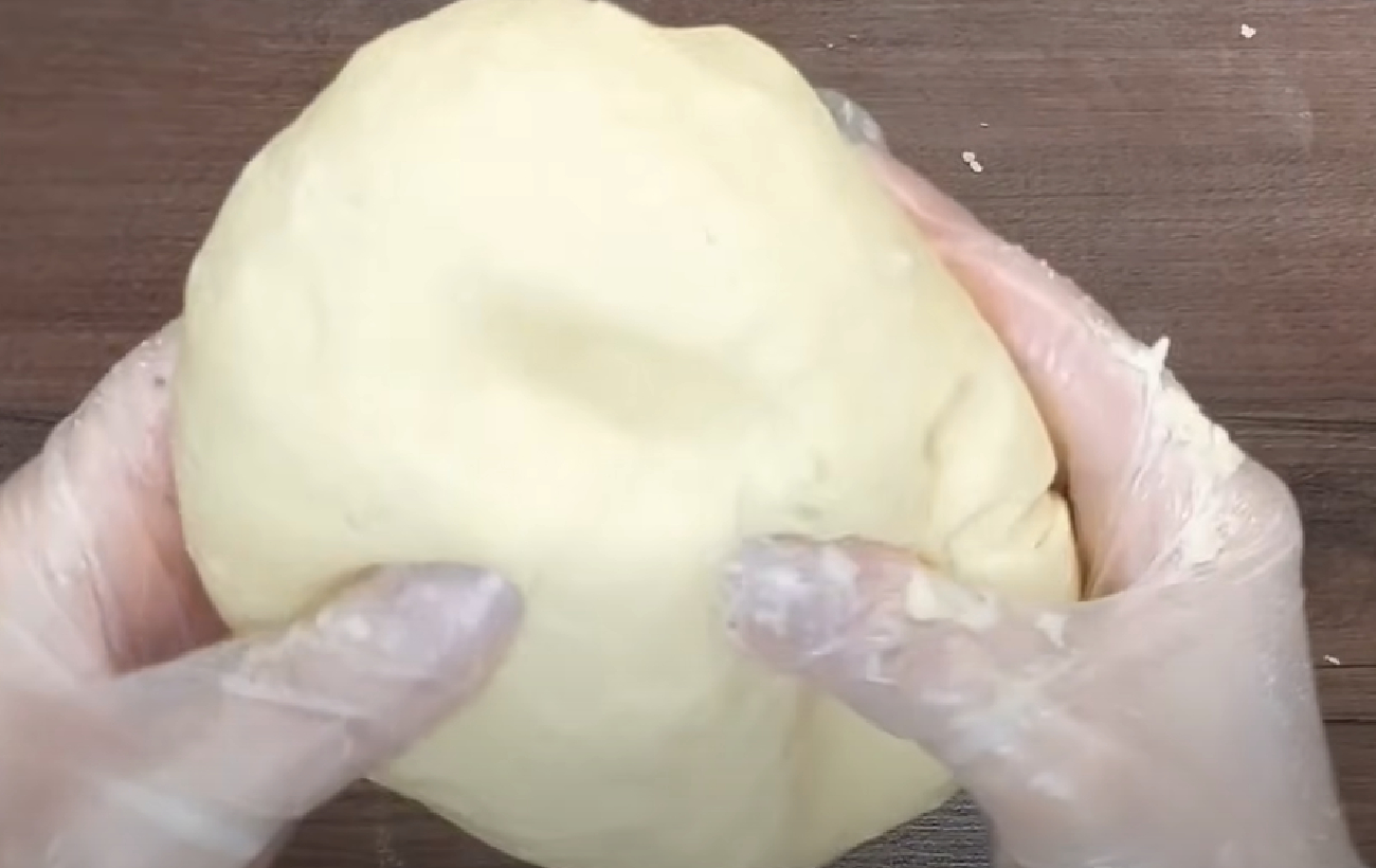 Ніжне пісочне печиво з сиром, як з дитинства: рецепт смакоти до чаю